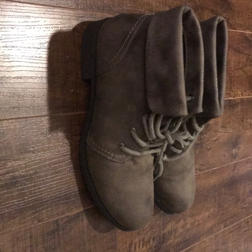Olive green/gray ankle combat boots